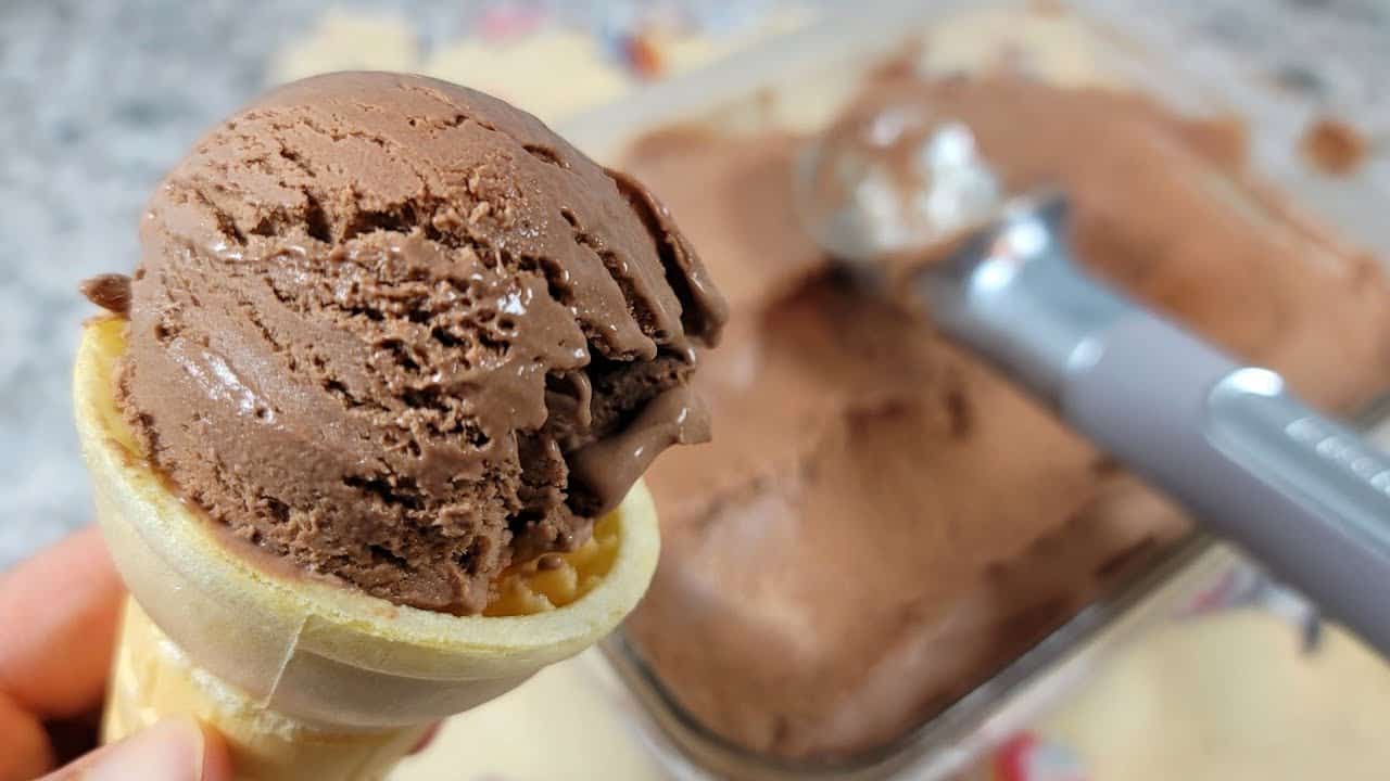 قیمت بستنی شکلاتی